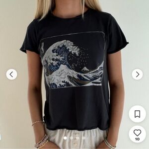 Urban Outfitters Grey "The Great Wave" T Shirt - S